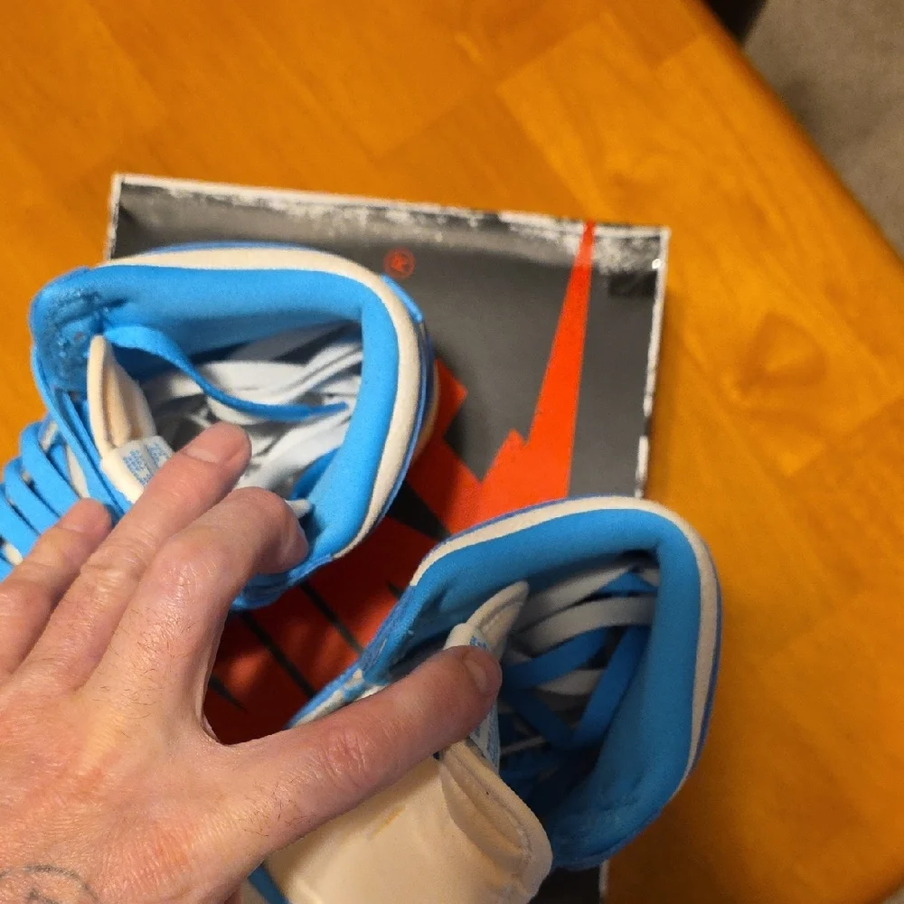 Nike Air High-Tops in Blue and White - Picture 7 of 8